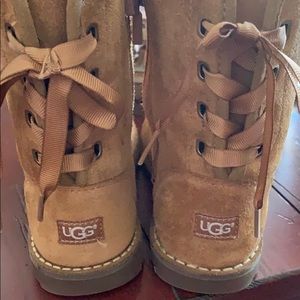 UGG’s Children Bow Back Suede boots